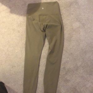 Lulu wonder under, olive green